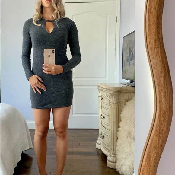 Aritzia Wilfred Free Peephole Soft Short Dress - Picture 2 of 5